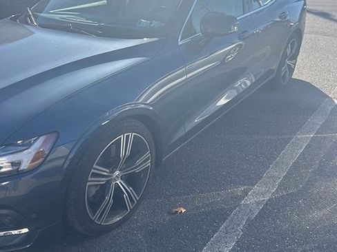 Used 2020 Volvo S60 T6 Inscription image 5