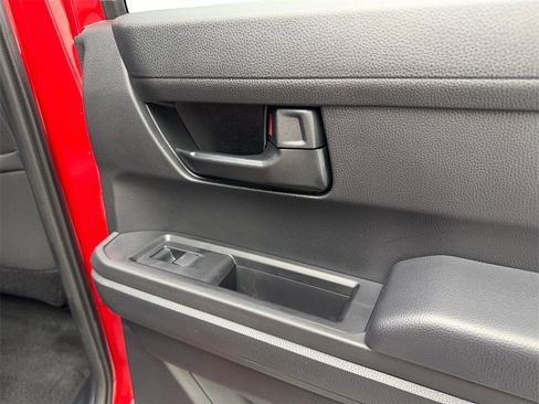 Used 2025 Toyota Tacoma SR image 43