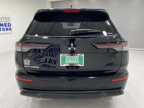 Used 2025 Mitsubishi Outlander ES image 7