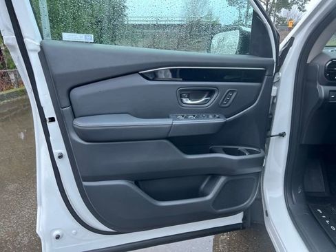 New 2025 Honda Pilot EX-L image 17