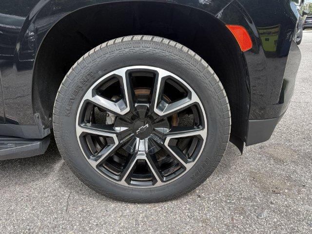 Used 2023 Chevrolet Suburban RST AWD/4WD image 10