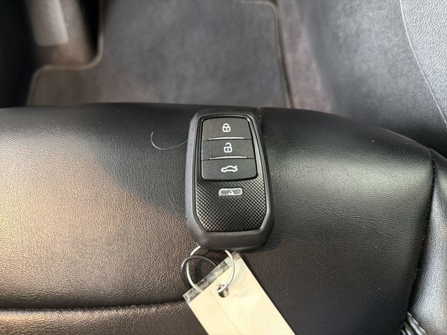 Used 2019 Jeep Cherokee Latitude Plus FWD image 29