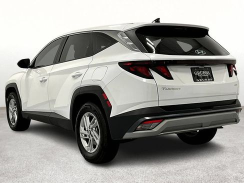 Used 2025 Hyundai Tucson SE AWD/4WD image 15