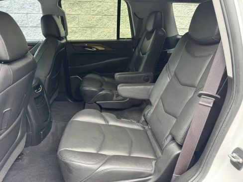 Used 2016 Cadillac Escalade 2WD image 8