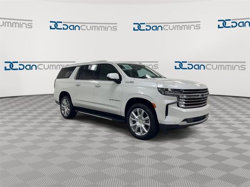 Used 2024 Chevrolet Suburban High Country w/ Advanced Technology Package image 2
