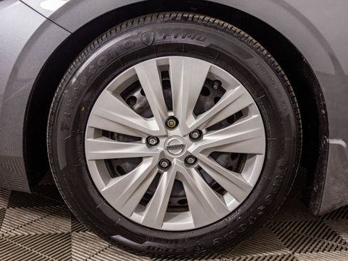 Used 2020 Nissan Sentra S image 46