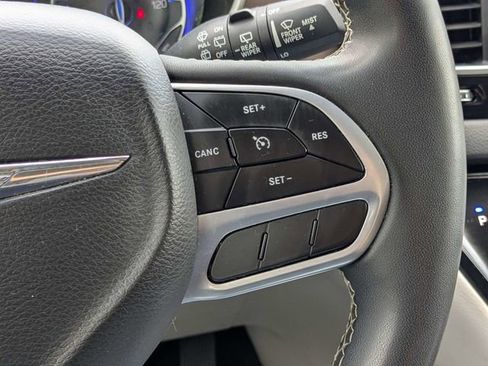 Used 2023 Chrysler Voyager LX FWD image 27