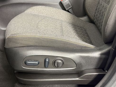 Used 2024 Chevrolet Equinox LT AWD/4WD image 11