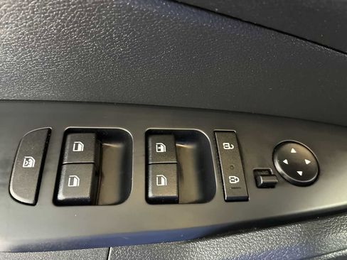 Used 2023 Kia Sportage LX image 15