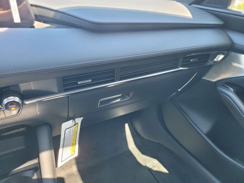 New 2026 MAZDA MAZDA3 Hatchback w/Premium Plus Pkg image 27