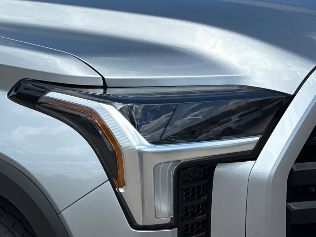 Used 2023 Toyota Tundra SR5 RWD image 2