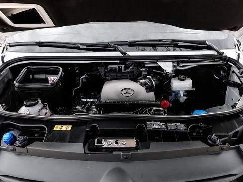 Used 2024 Mercedes-Benz Sprinter 2500 image 43