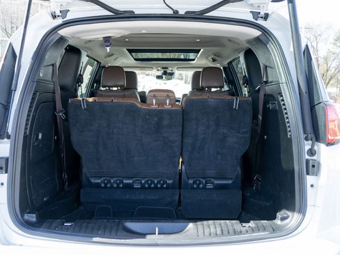 Used 2017 Chrysler Pacifica Limited w/ UConnect Theater Package image 9