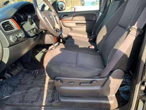 Used 2013 Chevrolet Avalanche LS image 35