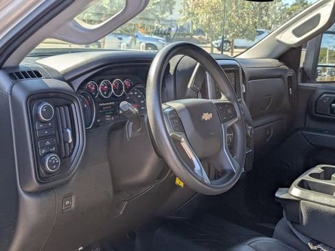 Used 2021 Chevrolet Silverado 2500 Custom w/ Custom Value Package image 7