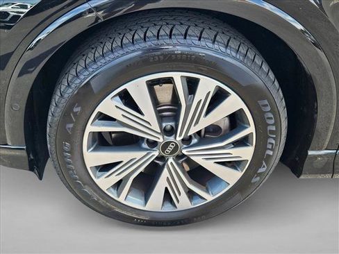 Used 2023 Audi Q4 e-tron Premium Plus w/ Premium Plus RWD image 22