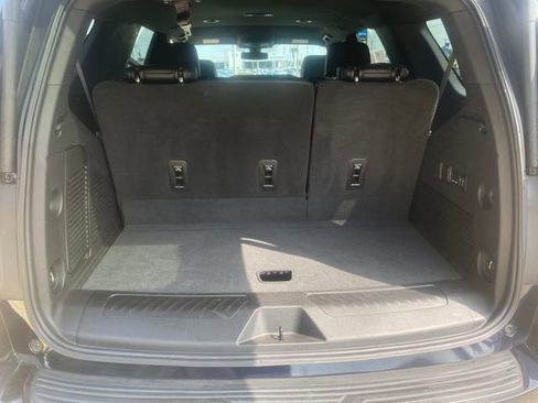 Used 2022 Chevrolet Tahoe LT w/ Luxury Package RWD image 28