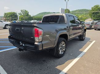Used 2017 Toyota Tacoma Limited w/ Tow Package AWD/4WD video 3