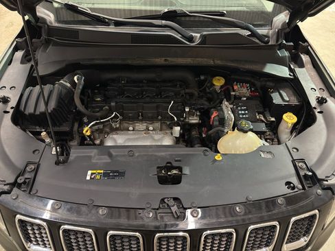 Used 2018 Jeep Compass Latitude w/ Popular Equipment Group image 32