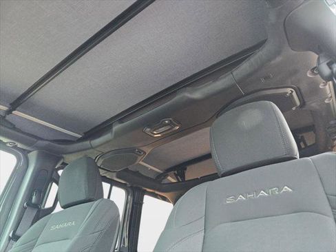 Used 2018 Jeep Wrangler Unlimited Sahara AWD/4WD image 34