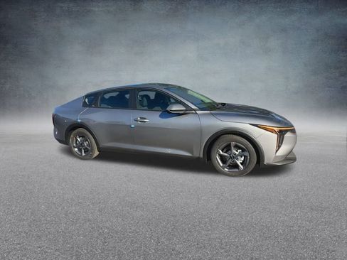 New 2025 Kia K4 LXS image 26