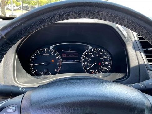 Used 2017 Nissan Pathfinder SL w/ SL Tech Package FWD image 18