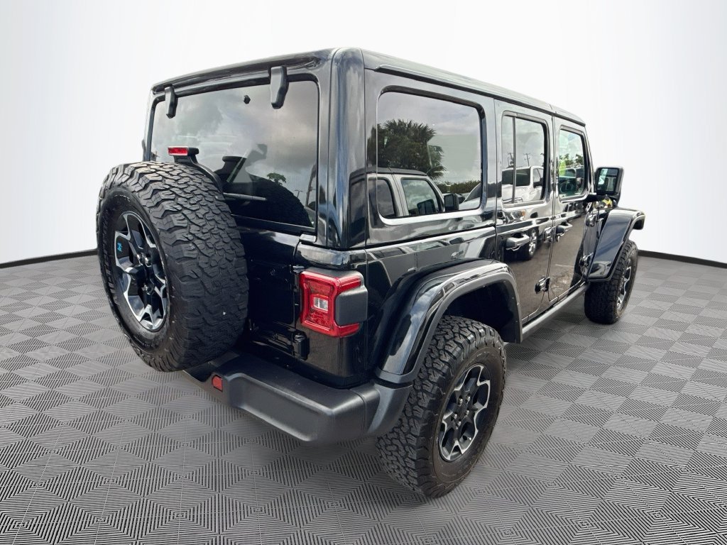 Used 2023 Jeep Wrangler Unlimited Rubicon 4xe w/ Cold Weather Group AWD/4WD image 6