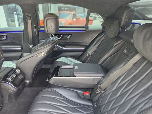 Used 2024 Mercedes-Benz S 63 AMG S w/ Carbon Fiber Exterior Package image 14