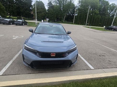 Used 2024 Honda Civic Type R image 2