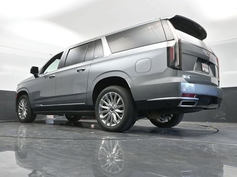 Used 2023 Cadillac Escalade ESV Premium Luxury image 54