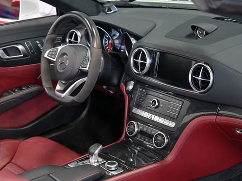 Used 2020 Mercedes-Benz SL 550 image 38