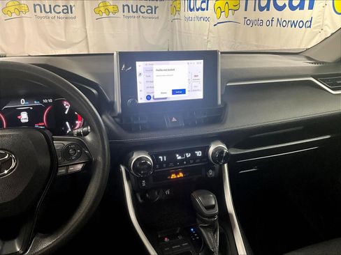 Used 2023 Toyota RAV4 XLE image 18