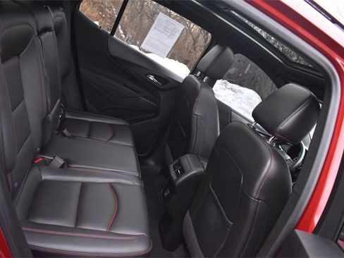 Used 2022 Chevrolet Equinox RS w/ RS Leather Package image 15