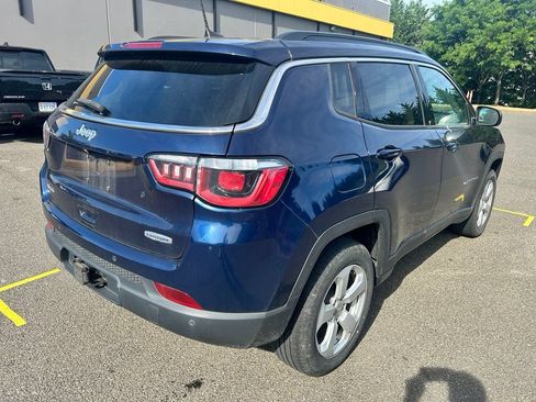 Used 2019 Jeep Compass Latitude w/ Popular Equipment Group AWD/4WD image 4
