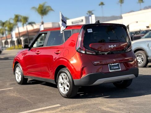 Used 2023 Kia Soul LX w/ LX Technology Package image 6