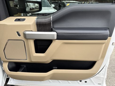 Used 2021 Ford F250 Lariat w/ Chrome Package image 16