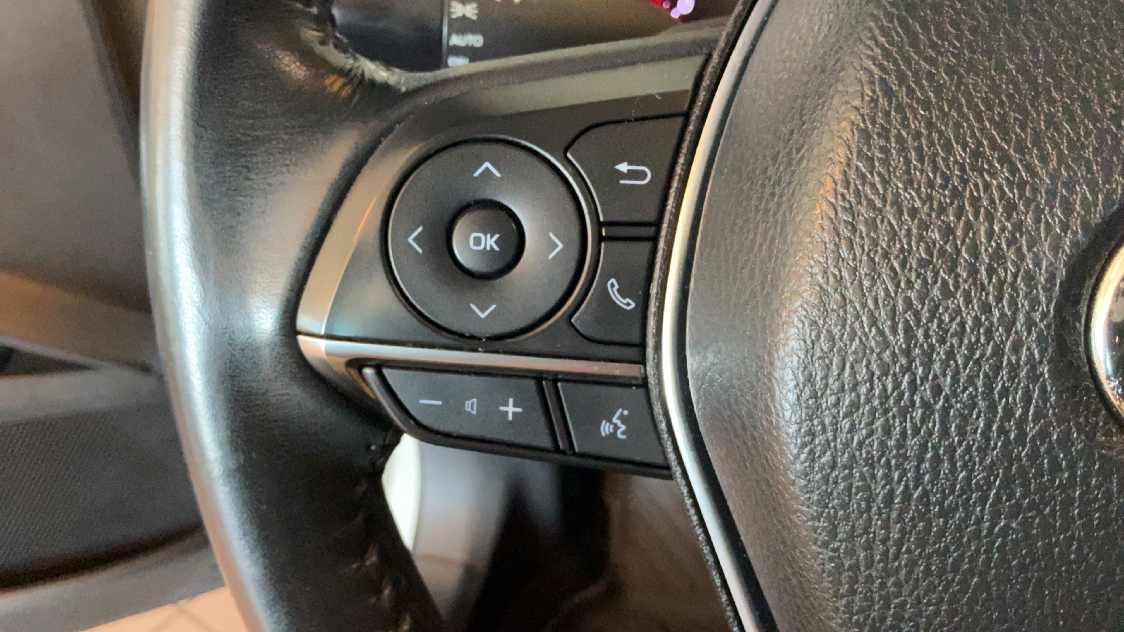 Used 2020 Toyota Camry XSE FWD image 15