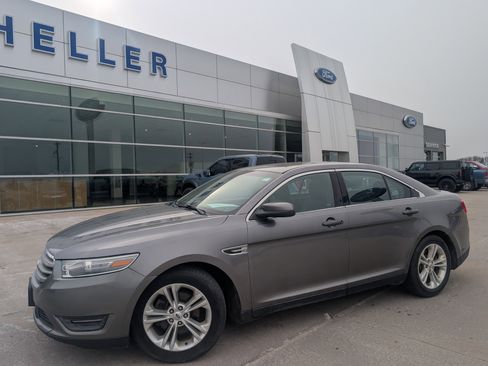 Used 2013 Ford Taurus SEL image 3