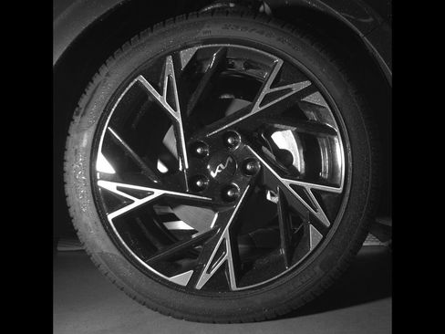Certified 2025 Kia K5 GT-Line AWD/4WD image 28