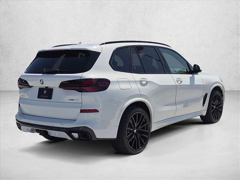 New 2026 BMW X5 xDrive40i w/ M Sport Package AWD/4WD image 2