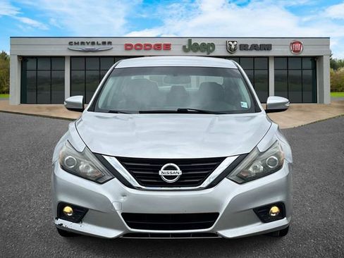 Used 2017 Nissan Altima 2.5 SL FWD image 9