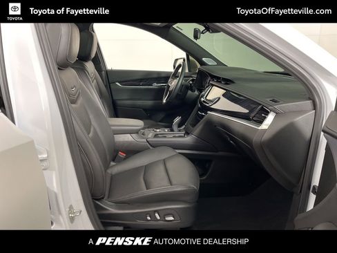 Used 2024 Cadillac XT6 Premium Luxury w/ Technology Package image 7