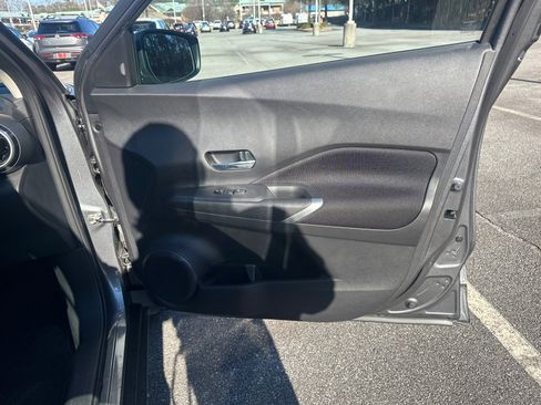 Used 2023 Nissan Kicks SV image 14