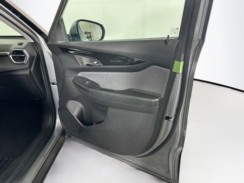 Used 2025 Chevrolet TrailBlazer LT FWD image 29