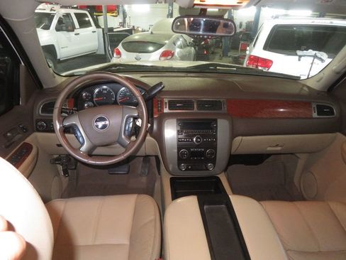 Used 2008 GMC Sierra 2500 SLT w/ EZ-Lift Tailgate Package RWD image 40