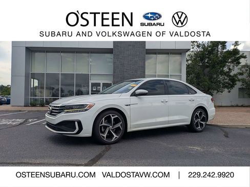 Used 2020 Volkswagen Passat 2.0T R-Line FWD image 1