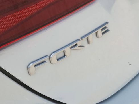 Used 2024 Kia Forte LXS FWD image 8