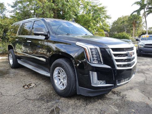 Used 2016 Cadillac Escalade ESV 2WD image 13