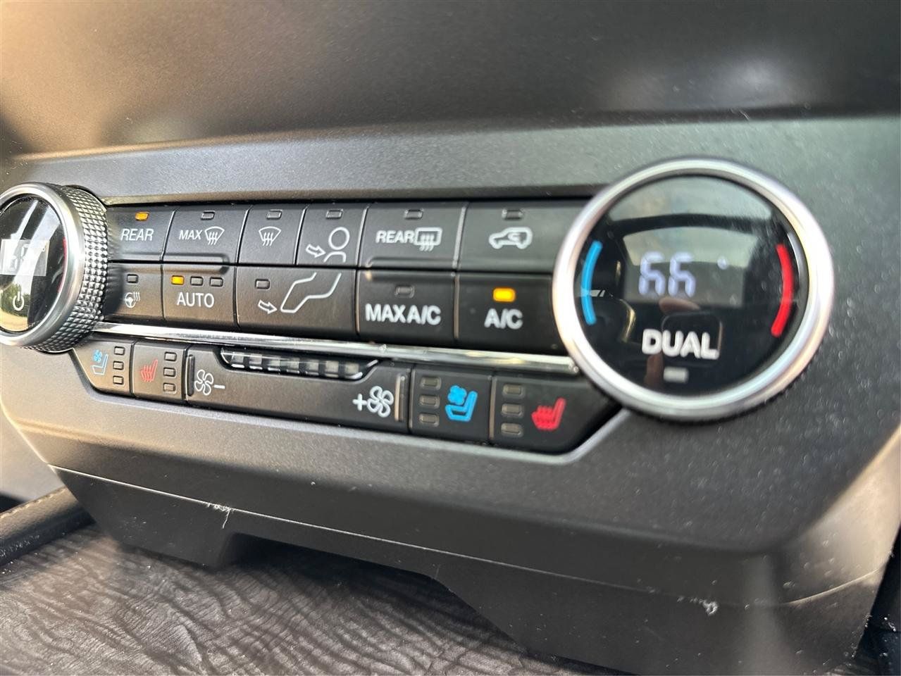 Used 2020 Ford Expedition Limited AWD/4WD image 35