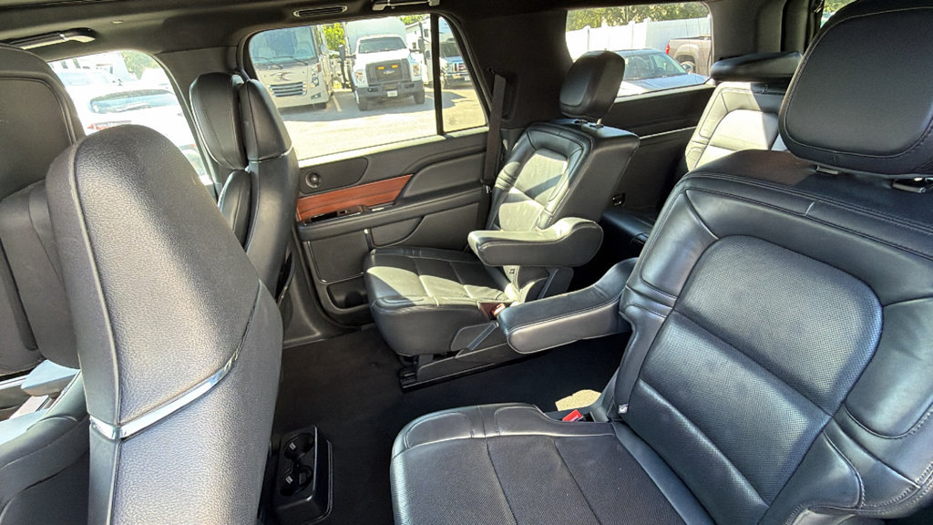 Used 2023 Lincoln Navigator Reserve RWD image 24